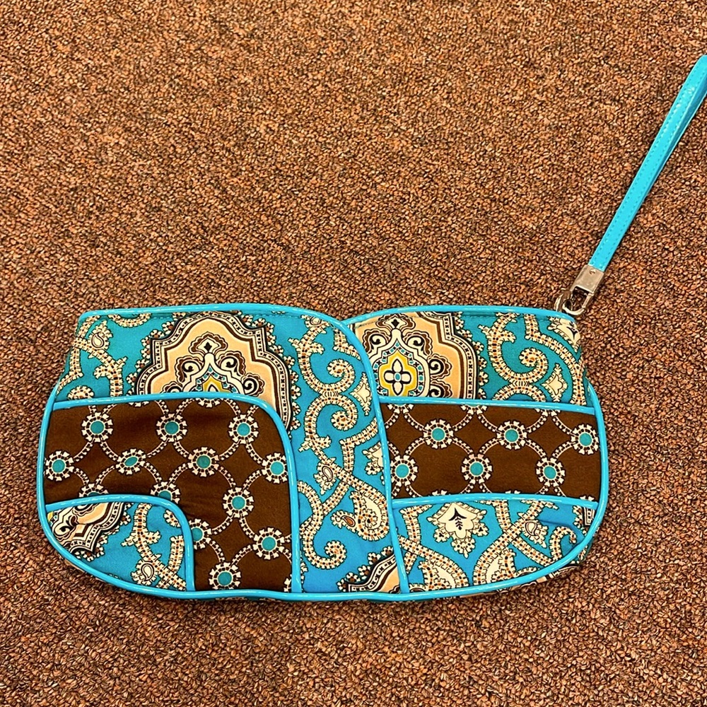 ☀️3/$15 Vera Bradley Retired Patchwork Jazzy Clutch